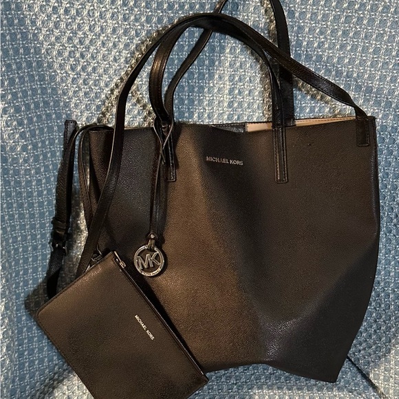 Micheal Kor’s tote bag - Picture 3 of 8